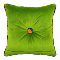 Parte posteriore del cuscino art. CUS-215 in velluto col. verde, profilo e bottone in tessuto Etro Fantasy